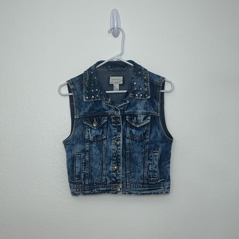 Forever 21 Acid Wash Studded Cropped Denim Vest Sz Small